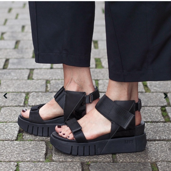 DELTA RUN - Picture 1 of 6